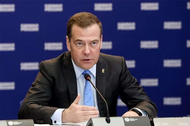 დმიტრი მედვედევი