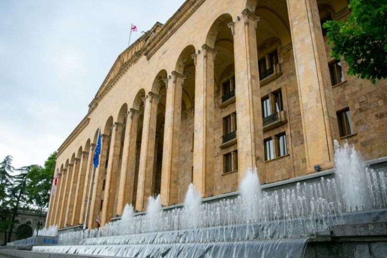 შადრევნები