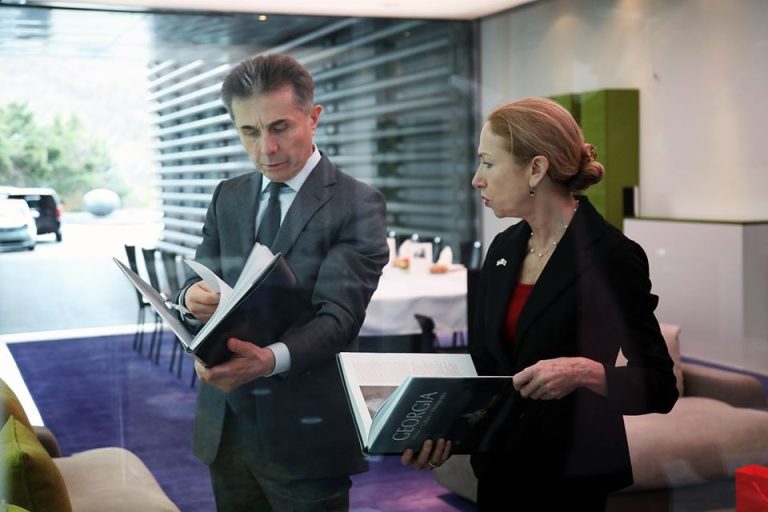 კელი დეგნანი და ბიძინა ივანიშვილი