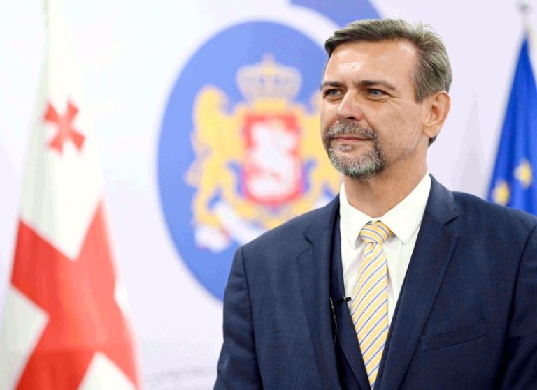 პეტრ მიკისკა