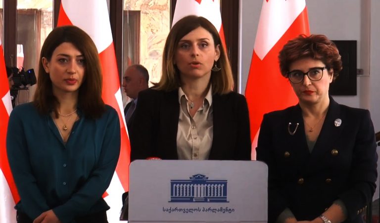 ხათუნა ანა და თეონა