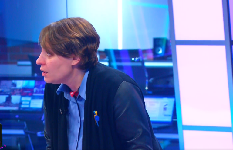 ელენე ხოშტარია