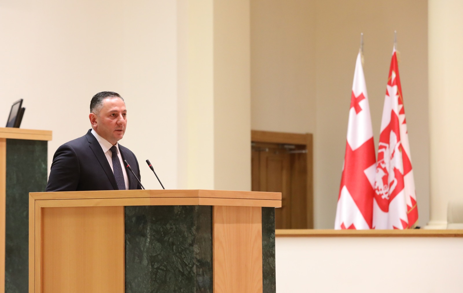 ვახტანგ გომელაური