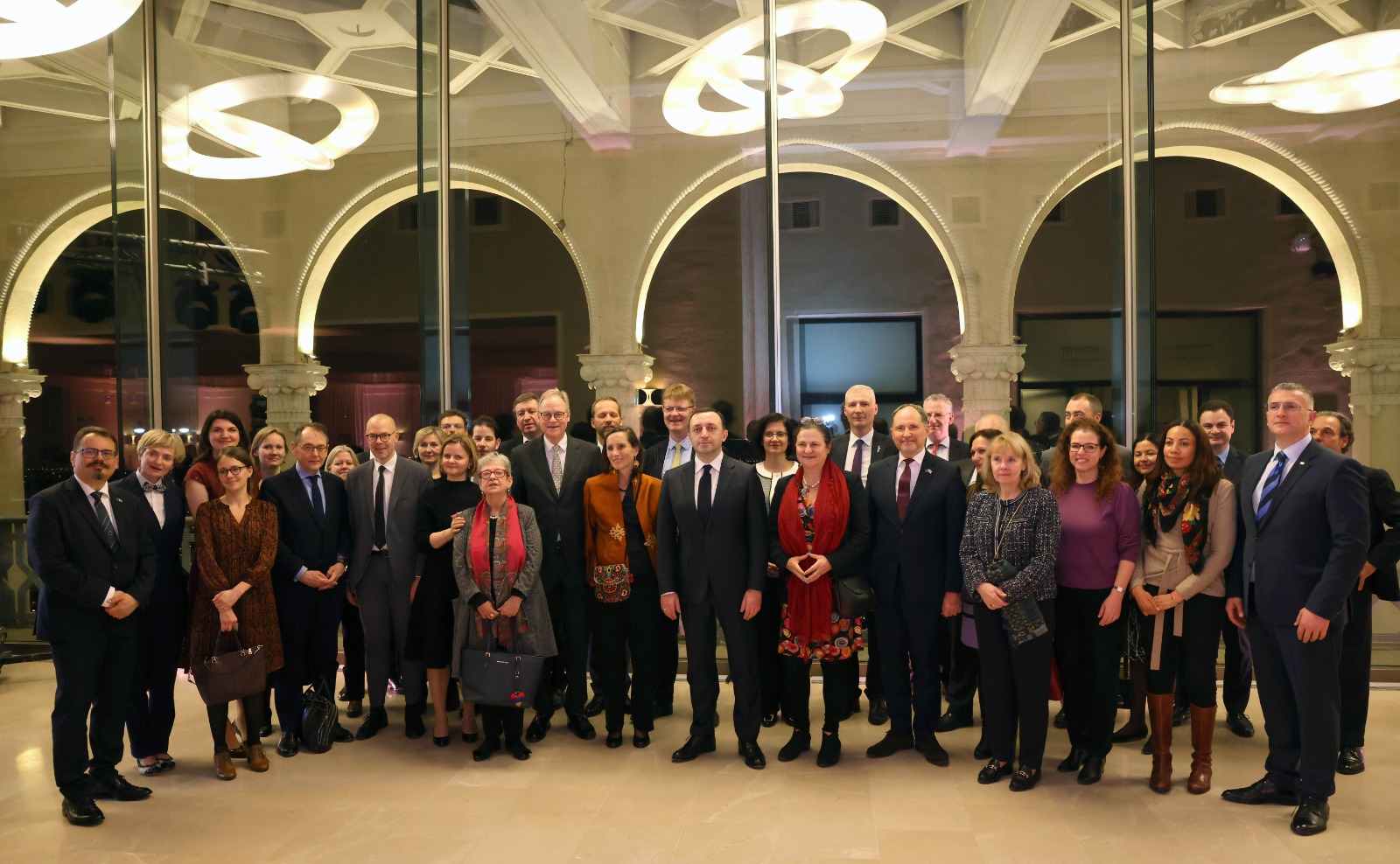 5D82DE93-4001-46F8-8C3D-A218EDF617EC