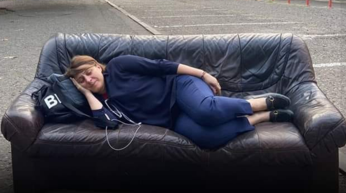 ელენე ხოშტარია