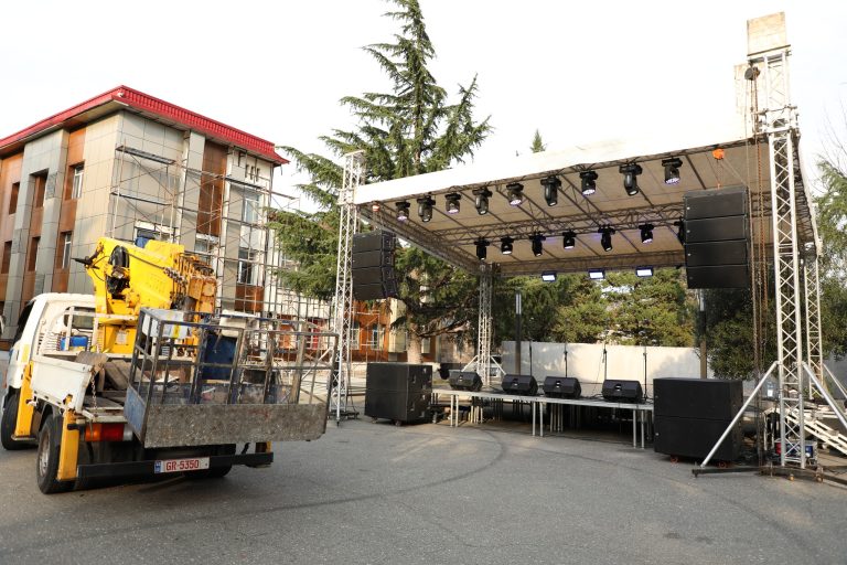 412891663_743516084497646_5394176440436867137_n