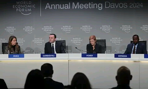 FB_IMG_17055104993175716