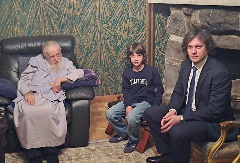 ირაკლი კობახიძე შვილთან ერთად პატრიარქს ესტუმრა