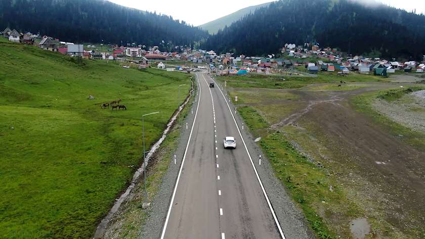 060a8554-00_09_19_17-still001