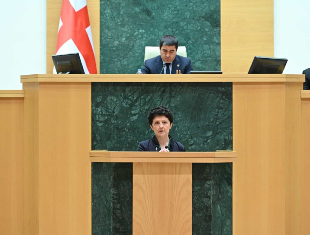 1745940957-received_1824048724834826-1024x774