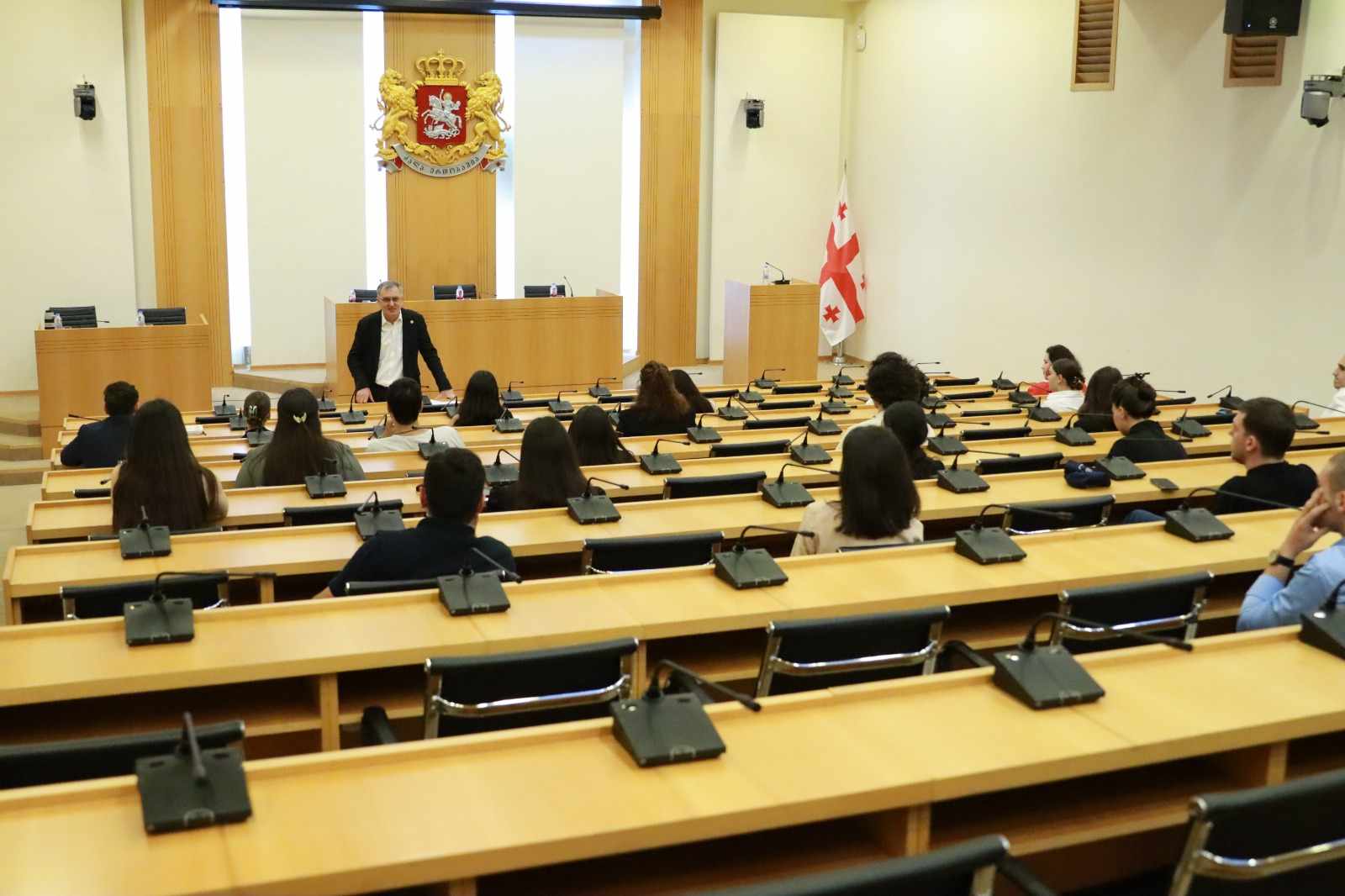 496511217_1069850075105200_3783421745470898655_n